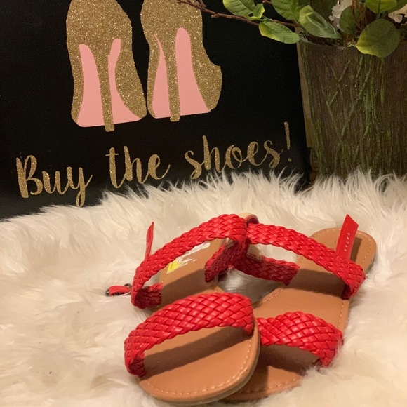 Red for Glamour ❤️ - Picture 3 of 3